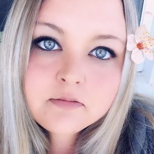 Meet your Posher, Alicia